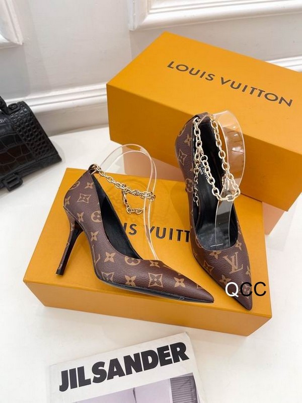 LV Women's Shoes 441